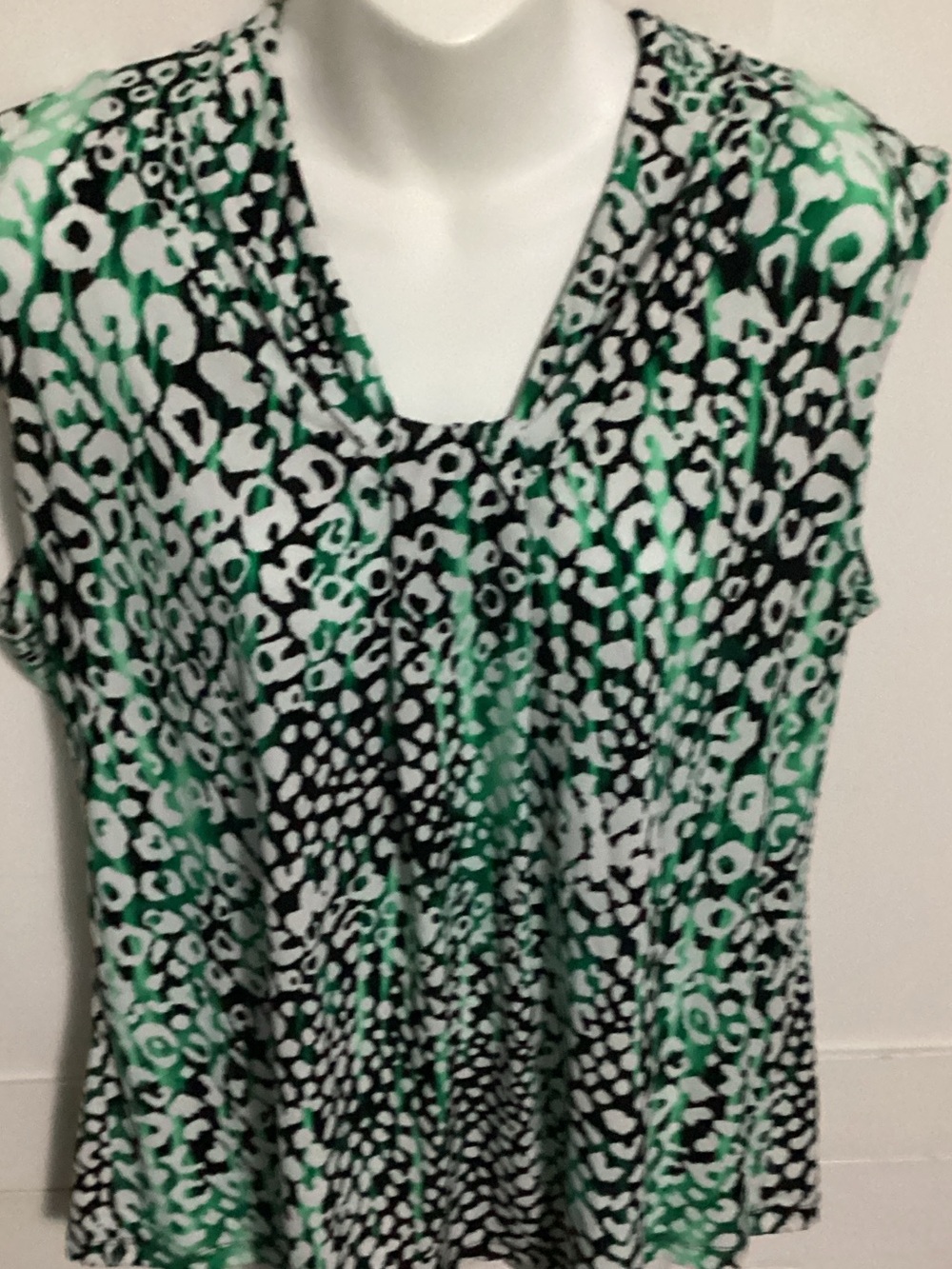 Dana Buchman Green Black White Printed Sleeveless Camisole Size XL